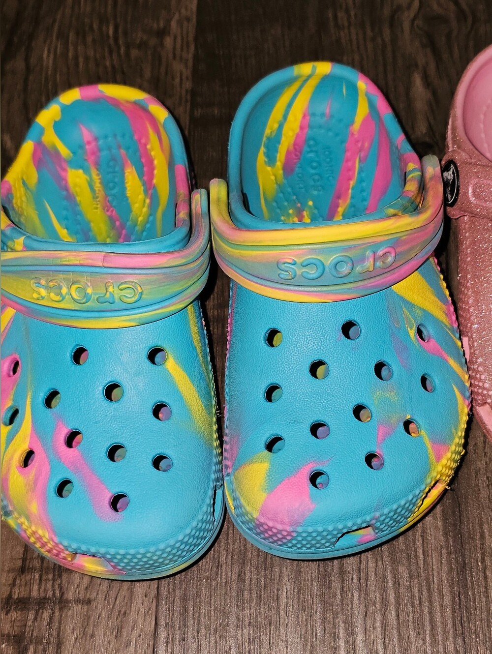 Toddler Girl Crocs Size 9 - Picture 3 of 8